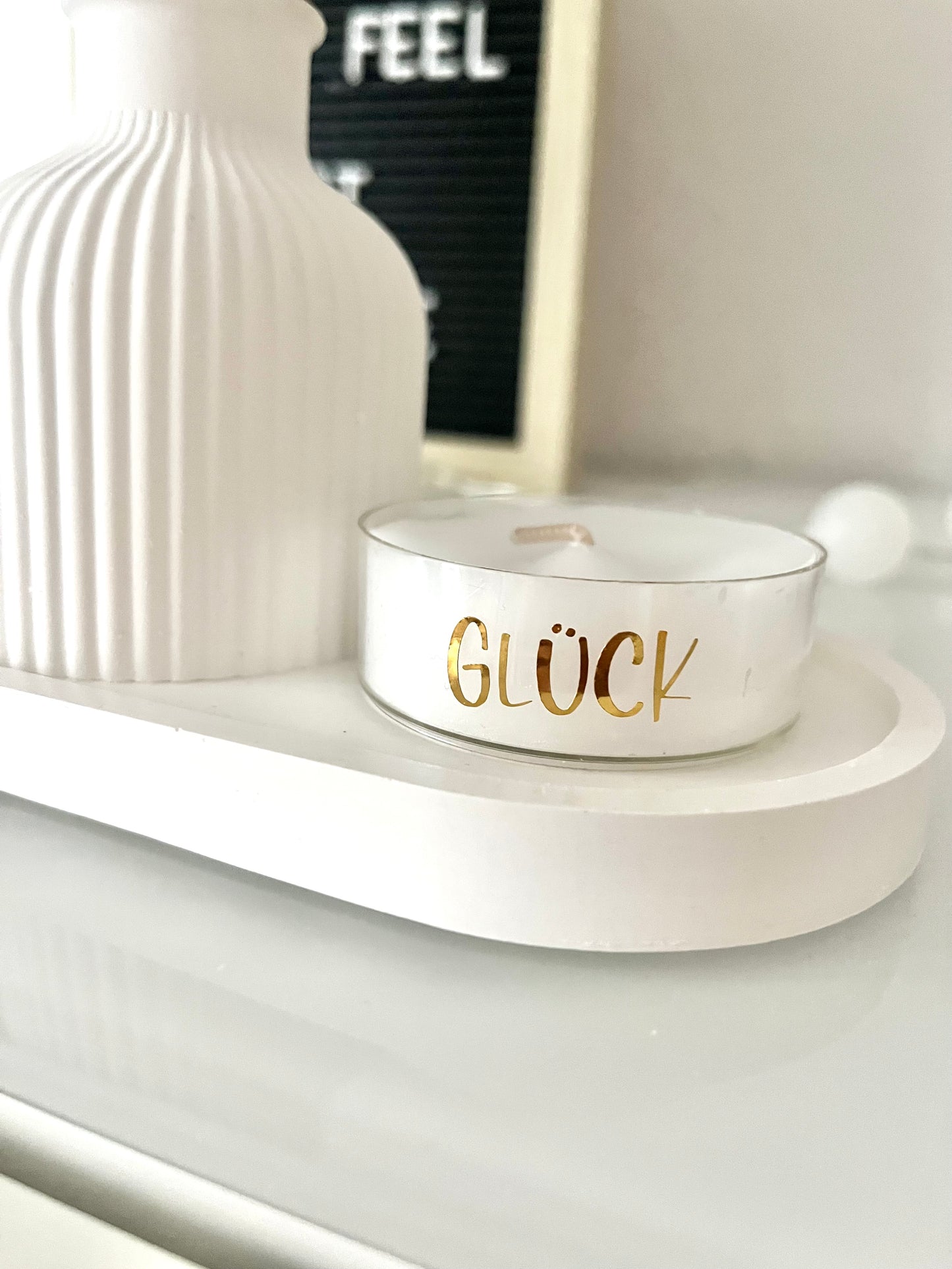 Großes Teelicht GLÜCK in Gold glänzend